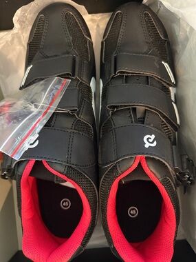 Peloton Men's Black Athletic Cycling Shoes with Red Lining